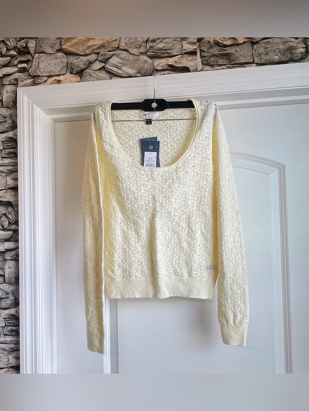 NWT Universal Thread Scoop Neck Women's Sweater Sz Sm
